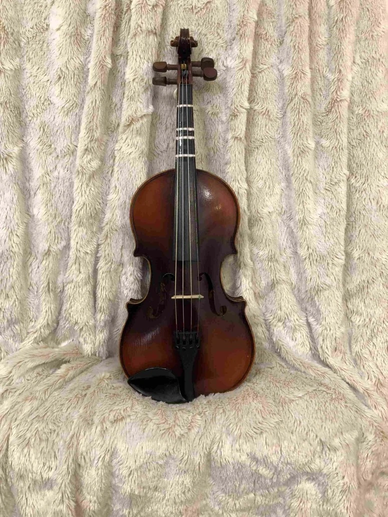 Vooraanzicht Cremona Luby 1969 (kopie)