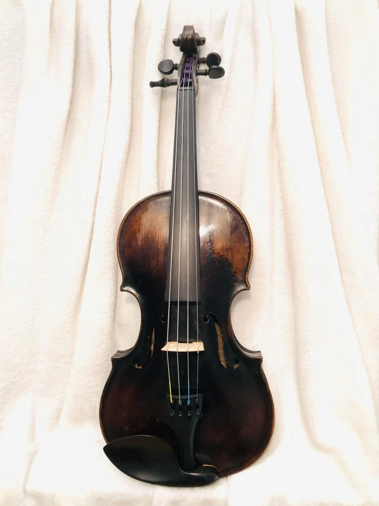 Viool vooraanzicht Joan Carol Kloz (kopie)